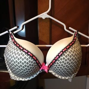 Victoria’s Secret Bombshell Push-Up Bra
